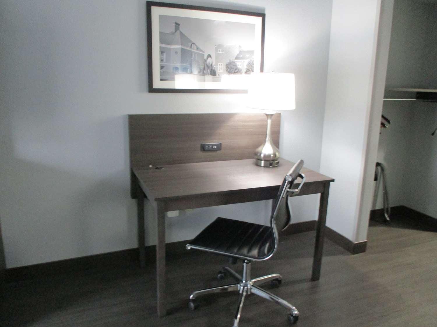 Best Western Plus Champaign/Urbana Inn Room photo