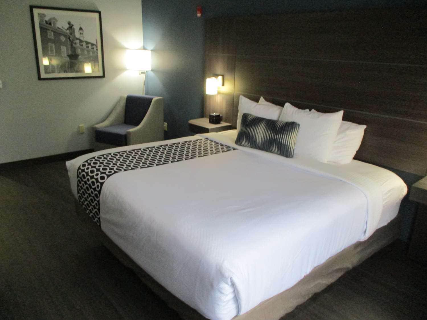 Best Western Plus Champaign/Urbana Inn Room photo